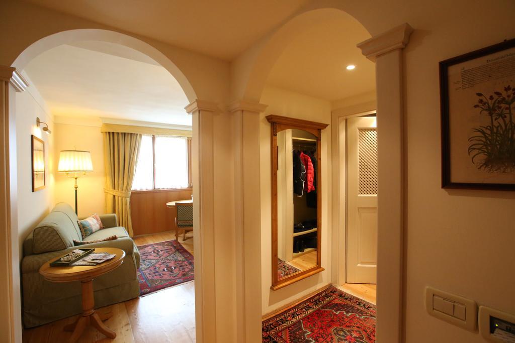 Alpen Suite Hotel Мадонна-ди-Кампильо Экстерьер фото