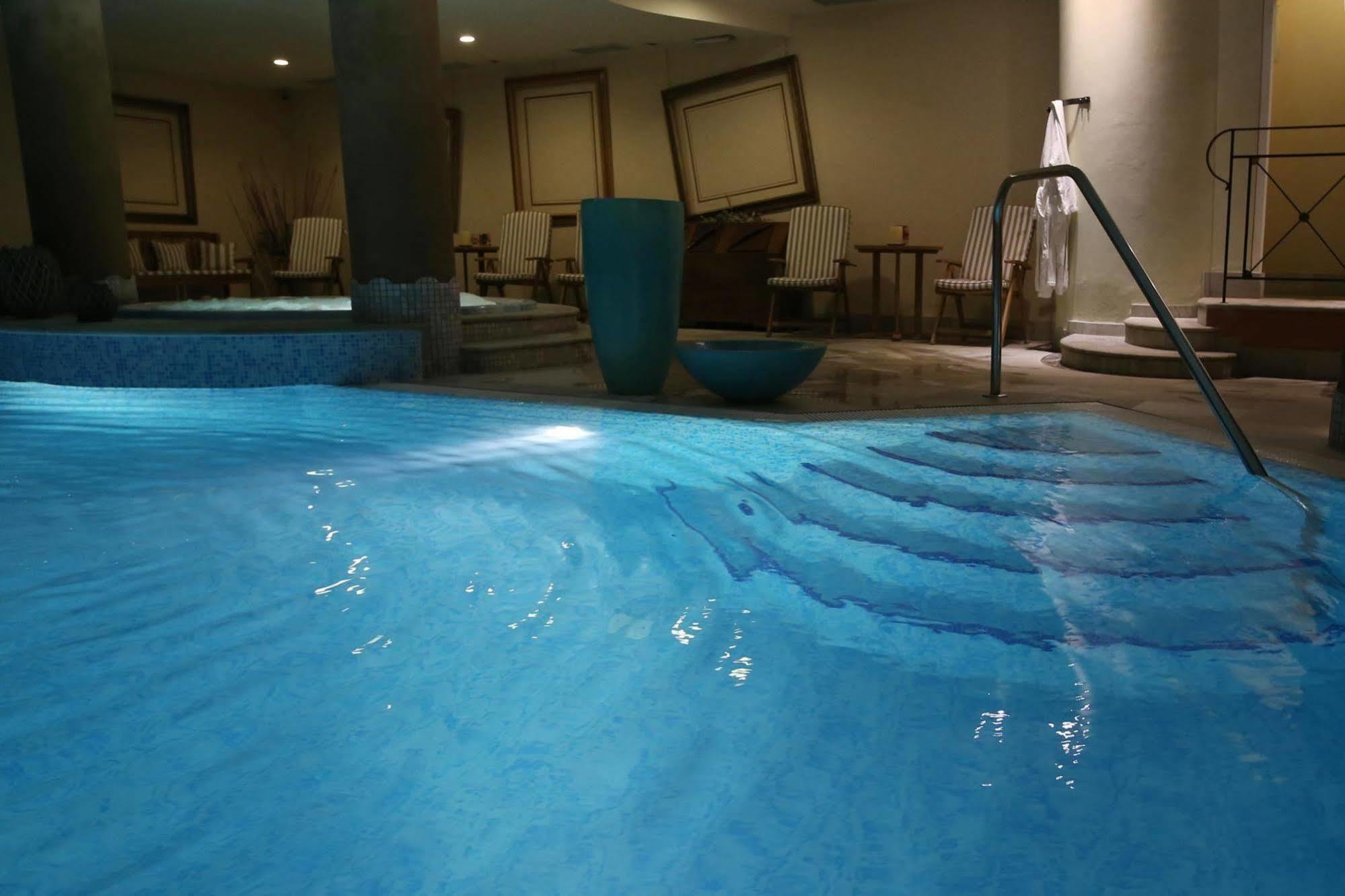 Alpen Suite Hotel Мадонна-ди-Кампильо Экстерьер фото